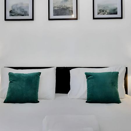 City Centre 2 Bedroom Apt - Free Parking - Wifi - Smart Tv Plymouth Extérieur photo