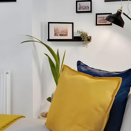 City Centre 2 Bedroom Apt - Free Parking - Wifi - Smart Tv Plymouth Extérieur photo