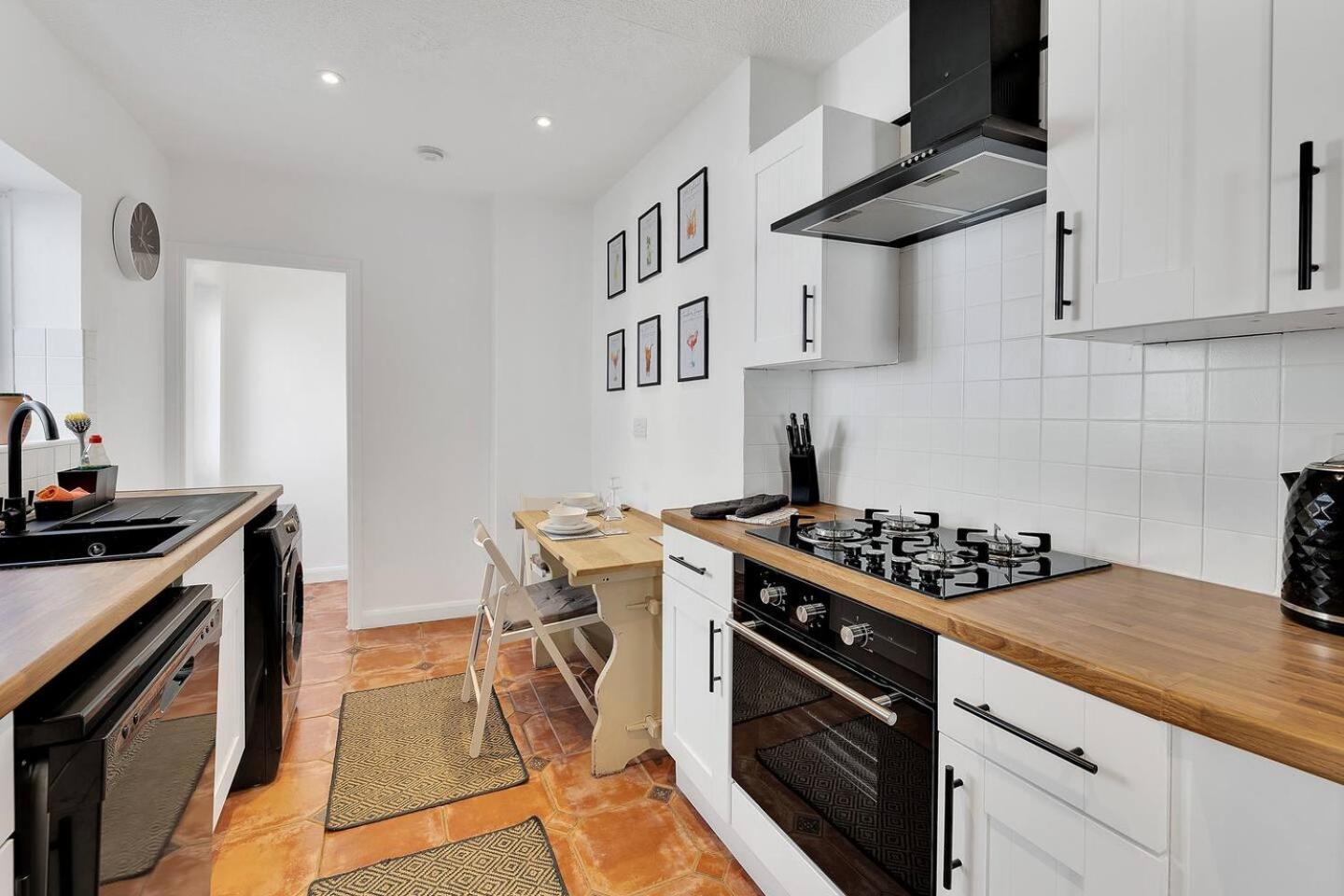 City Centre 2 Bedroom Apt - Free Parking - Wifi - Smart Tv Plymouth Extérieur photo