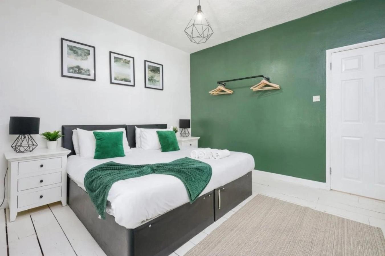 City Centre 2 Bedroom Apt - Free Parking - Wifi - Smart Tv Plymouth Extérieur photo