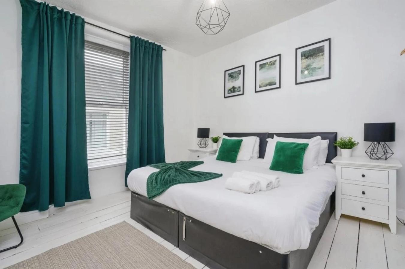 City Centre 2 Bedroom Apt - Free Parking - Wifi - Smart Tv Plymouth Extérieur photo
