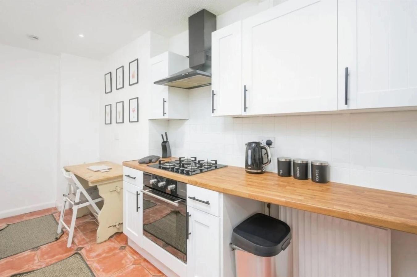 City Centre 2 Bedroom Apt - Free Parking - Wifi - Smart Tv Plymouth Extérieur photo