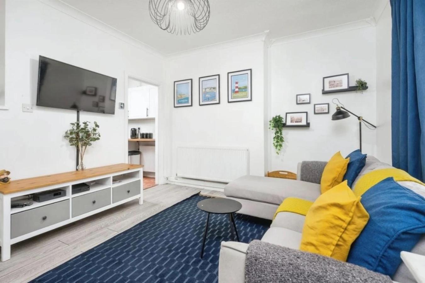 City Centre 2 Bedroom Apt - Free Parking - Wifi - Smart Tv Plymouth Extérieur photo